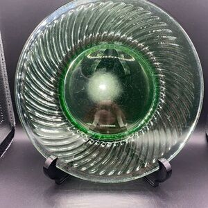 Vintage Uranium Anchor Hocking Glass Spiral Swirl Plates 8"